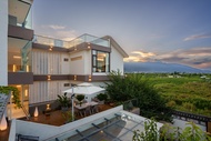 Dali 89 · Dan design studio mountain scenery pastoral B & B