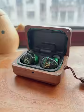 Noble FoKus Rex5 Wood Protective Case – Crafted from North American Walnut