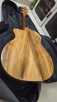 Taylor 214ce-K DLX Acoustic Guitar with Gig Bag