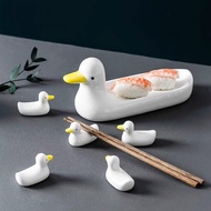 Disc + 5 chopstick rests shaped like ducks and cats