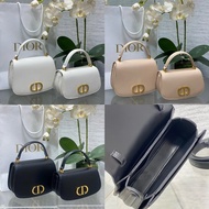 DIOR DIOR 30 Montaigne Avenue Series Shoulder Crossbody Handbag Large Size: 19 * 12 * 8
Small Size: 