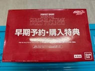 高達模型 PG MBF-02 Gundam Astray Red Frame 紅迷惘 高達 紅異端 高達 早期予約 購入特典，00 Raiser Color Clear Body 00高達 彩色透明外