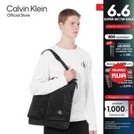 CALVIN KLEIN กระเป๋าสะพายข้าง Expanded Tote Bag ผู้ชาย รุ่น HH3859 001 - สีดำ