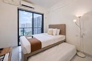 White Tone Studio For 2 Pax At Sky House Bsd Apartment
