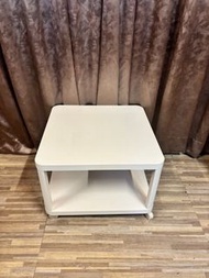 《大淡水二手精品傢俱》IKEA白色小方桌（有輪子）