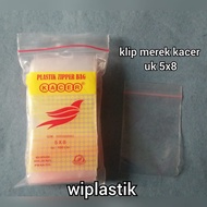 Plastic clip 5x8 kacer