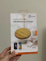 j5create 10W木紋無線充電盤 – JUPW1101W (附QC3.0 USB快速充電器)