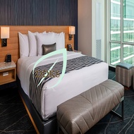 Bedding set 2 pillow covers 1m2x2m plain white cvc