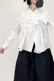 เสื้อเชิ้ตสไตล์ CDG แบบดีไซน์เนอร์มีเอกลักษณ์เฉพาะสำหรับคนส่วนน้อยเสื้อผ้าฝ้ายแท้คอกลมผูกโบว์สีล้วนท