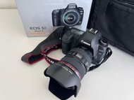 Canon EOS 5D Mark II含EF 24-105mm鏡頭，完整包裝盒証書，另送兩揹包