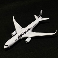 Airbus A350-900 finnair airplane miniature handbuatan