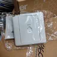 FPLATE OUTLET DATA 6 HAGER
