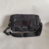 日本 Kaepa 黑色牛津布 長方 斜咩袋