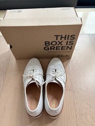 Clarks white leather shoe 白色真皮牛津鞋