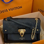 芯片款！全套全新帶膜！Louis Vuitton 全皮壓紋黑金 Vavin BB 薇薇安 斜挎包