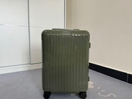 Rimowa Essential 行李箱