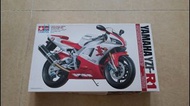 Yamaha R1 電單車