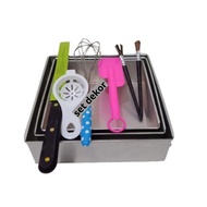 Loyang Box, Love and Round 3 Layers Non-Stick Bonus 5 Kinds of Cake Tools