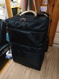 22" Luggage. it Luggage  World's lightest 22inches