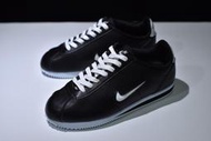 桃子代購～潮品Nike CORTEZ BASIC JEWEL QS TZ 黑白 小白鉤 男女款 休閒 運動鞋 9383