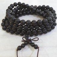 天然野生黑金刚木佛珠 念珠  (8mm X 108顆)念珠 野生黑金刚佛珠具有辟邪、改善风水，如改善人缘及聚财的神奇功效，因此近年来有许多生意人会上门来找黑金木佛珠