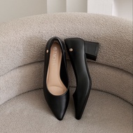 Tacha Darin Heels รองเท้าคัชชูหัวแหลม ส้นบล็อค พื้นนุ่มเดินง่าย *แนะนำลดจากปกติ 1 ไซส์*