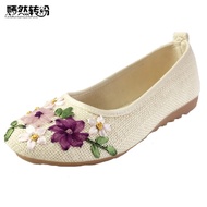 [Ready Stock] Vintage Embroidered Women Flats Flower Slip On Cotton Fabric Linen Comfortable Old Pek