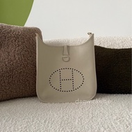 愛馬仕 Hermès evelyne 29 冰川白/金釦