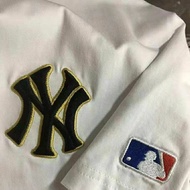 ♧MLB Korea เสื้อยืดฉบับภาษาเกาหลี NY Yankees แบบเย็บปักผ้าฝ้ายแท้เสื้อยืดลำลองทรงหลวมแขนสั้นคุณภาพสู