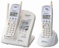 國際牌Panasonic KX-TG2632 ,2.4GHz數位雙子機答錄無線電話,可對講,黑/白,2子機,9成新