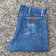 W19/36 Second-Hand Wrangler Jeans Model 47MWZPW Actual Waist Measurement 36.5" Total Length 42.5" Le