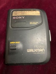 70年代Sony 卡式收音機Walkman （不能操作只作觀賞用途）