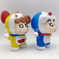 Patung-patung Doraemon, Crayon Shin-chan, hiasan rumah kreatif, anak patung kartun bergaya, mainan.