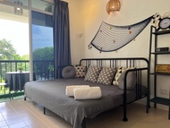 อพาร์ตเมนต์ 2 ห้องนอน 2 ห้องน้ำส่วนตัว ขนาด 72 ตร.ม. – บาตู เฟอร์ริงกี้ (EE's Beach House | Homestay