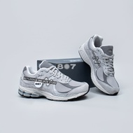 NewB 2002R Grey White