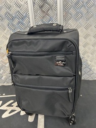 二手系列：95% new Hallmark 18 inch luggage 95% 新Hallmark 18吋精緻行李箱 + 100% new wheels 49 x 29 x 20cm