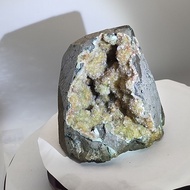 Re 28 Natural zeolite stone.