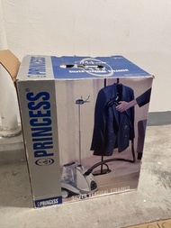 Princess 銀色直立式蒸氣熨斗