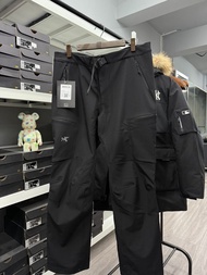 👋🏻客訂到貨實拍👋🏻 Arc'teryx 始祖鳥 專業戶外機能軟殼長褲｜始祖鳥軟殼褲、機能工裝褲、防水透氣、黑色戶外褲、多口袋設計、登山徒步褲🔥