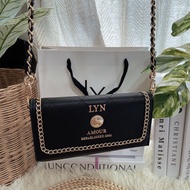 กระเป๋าสตางค์ Lyn ใบยาว 8 นิ้ว