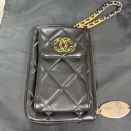限時特價 CHANEL 19 Pouch with handle 手拿包