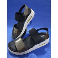 Shoeell Sandals Thick Rubber Soles Light Comfortable Feet Korean Brand Style Used In Good Condition 