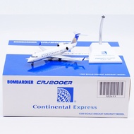 Airplane JCWINGS 1/200 Alloy Airplane Model United Airlines CRJ-200ER N667BR