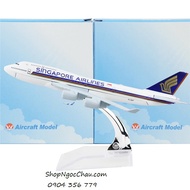 Model B747 Singapore Airlines Static Plane