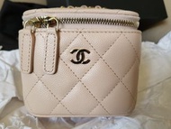 Chanel CC 米色小盒子