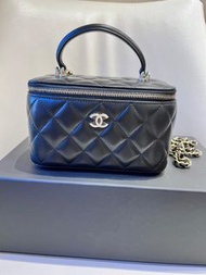 全新 Chanel Vanity Case CC Logo手挽鏈帶長型化妝盒子