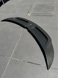 Model Y 碳纖維尾翼