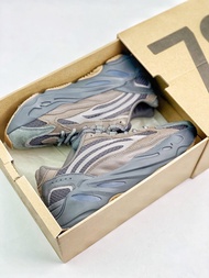 รองเท้าAdidas Yeezy 700 V2 “Static”IF-7 43