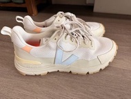 VEJA 運動鞋 Vibram 底