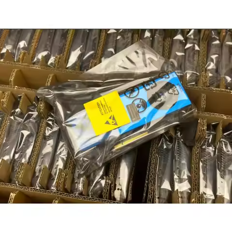 Brand new original box AMD Radeon Pro WX3200 professional graphics card! 4GB GDDR5 video memory